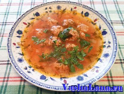 sup s frikadelkami i tomatom