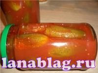 Огурцы в томатном соке